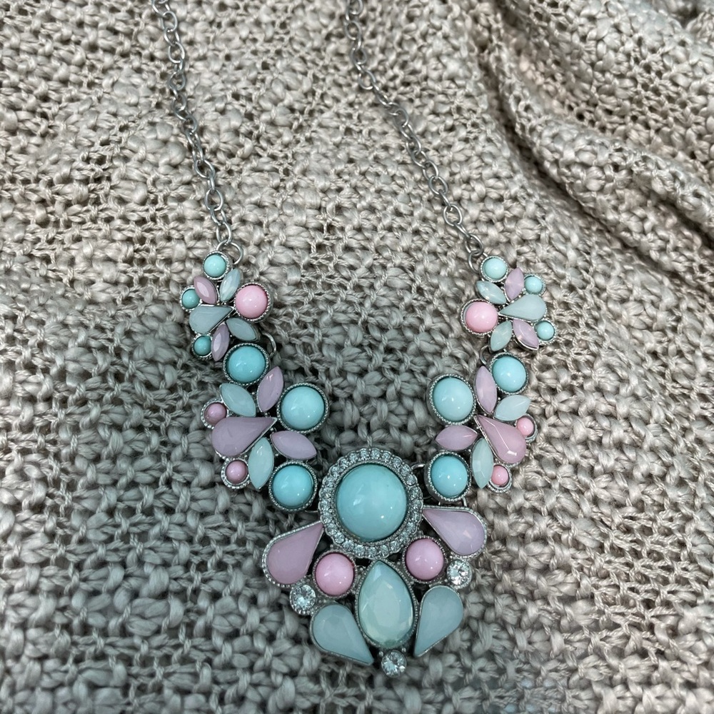Pink and blue fashion necklace